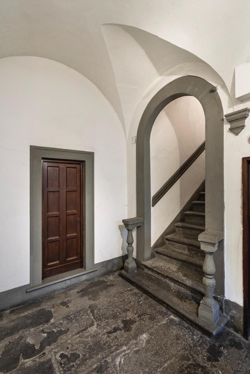 House On The Roof - Dolce Florencia