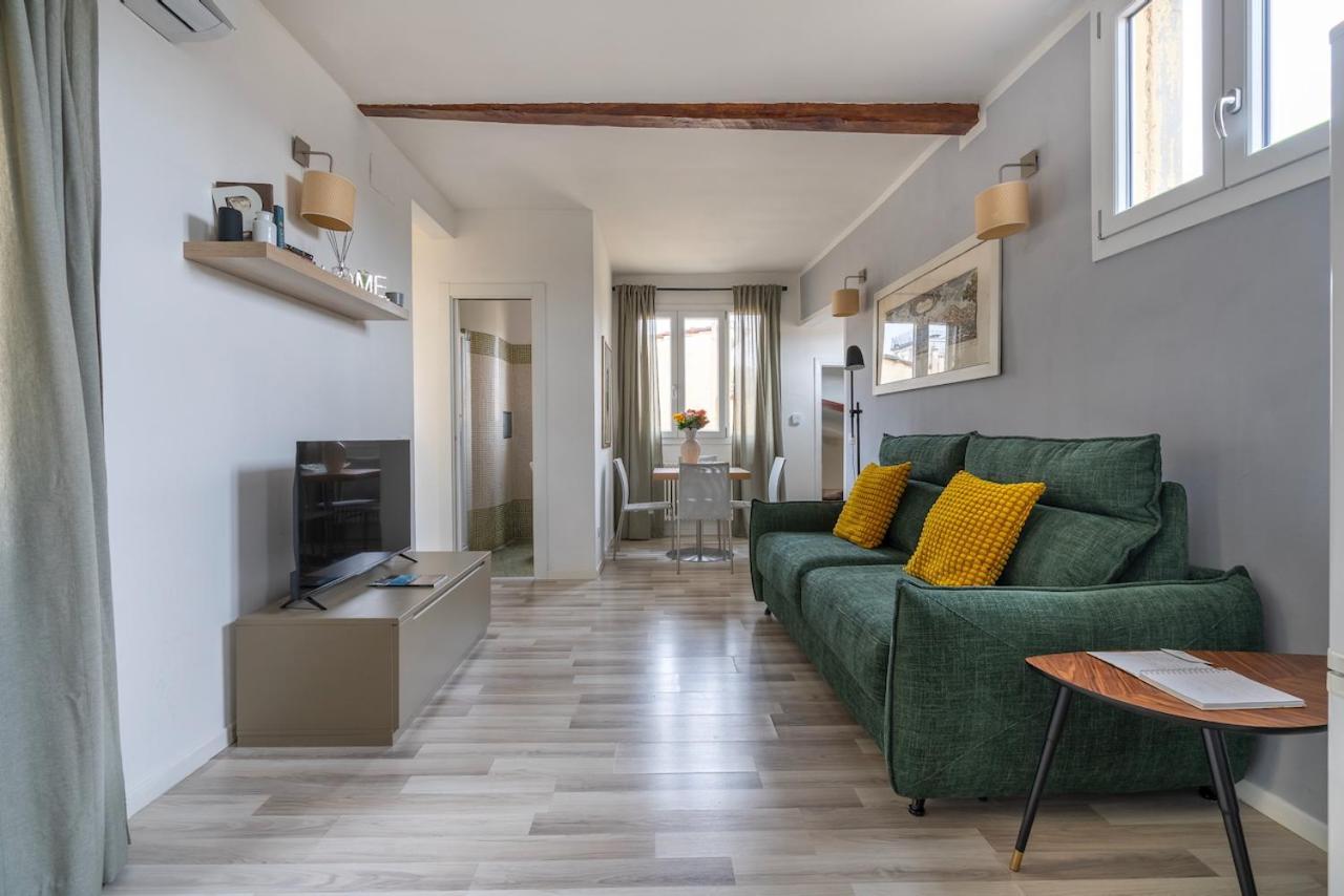 House On The Roof - Dolce * Florencia